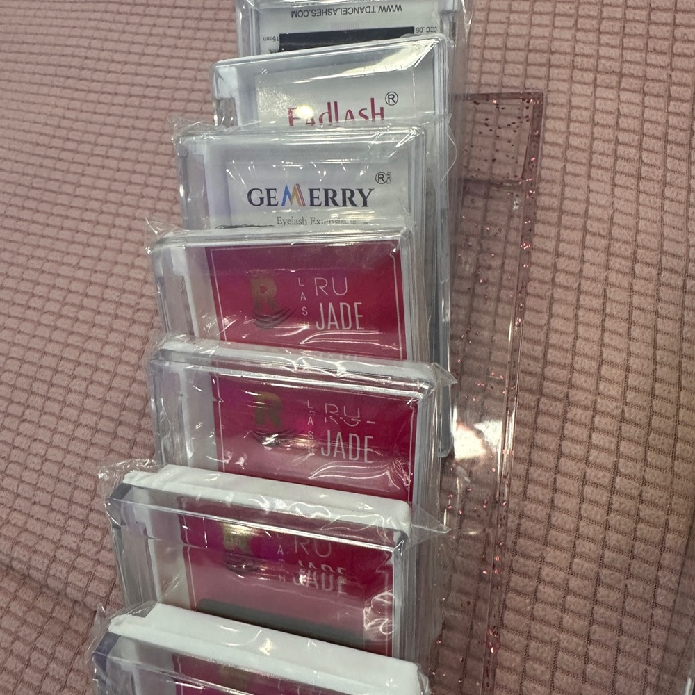 Long Eyelash Extension bundle - Picture 3 of 13